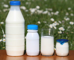 milk,lait,yaourt ,bouteille ,pot,verre,frais,fraicheur,crème