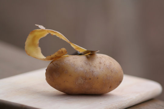 Kartoffel sch&auml;len