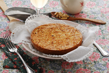 Torta di mandorle sbrisolona - Dolci della cucina lombarda