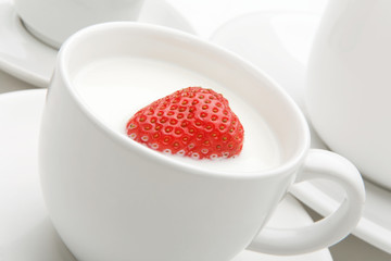 Berry in milk