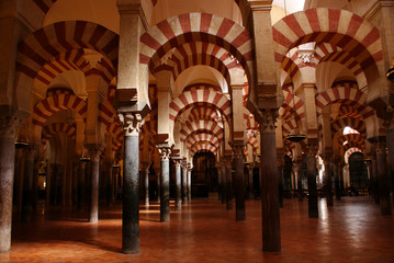 INTERIOR MEZQUITA DE CORDOBA