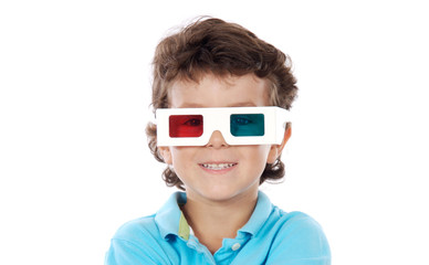 Child whit three dimensions glasses