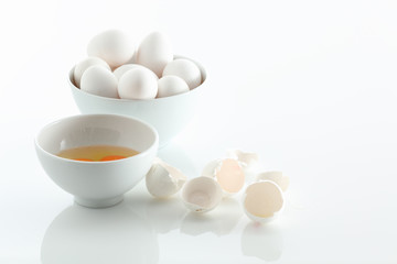 Eier_weiss_in_Porzellenschale