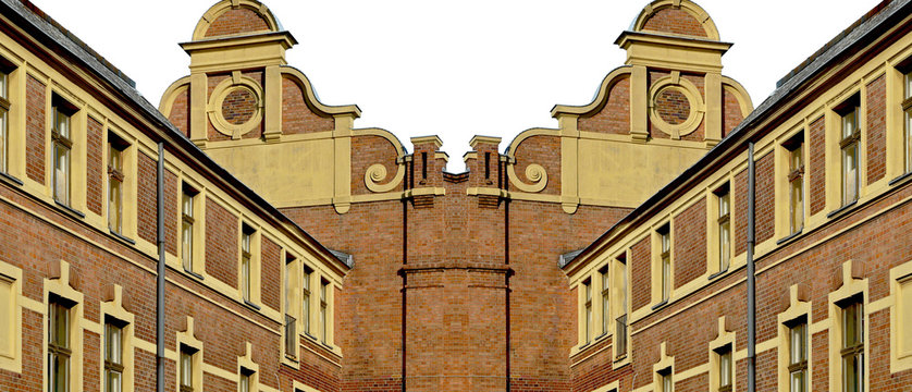 backsteinfl&uuml;gel mit giebel