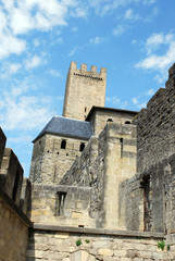Epais remparts à Carcassone