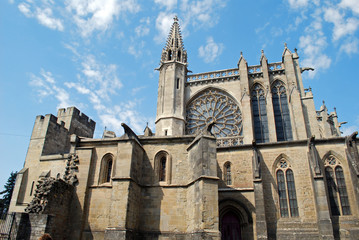 Fototapeta na wymiar Kościół w mieście Carcassonne