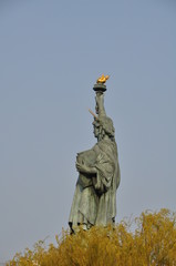 statue liberté paris
