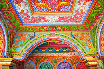 plafond décoré