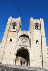 Fototapeta premium 'Sé' Cathedral of Lisbon and the Oldest Church in the City