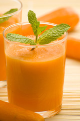 fresh carrot juice and mint