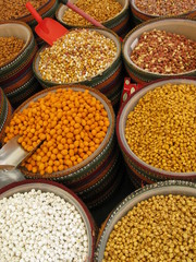 Getreideverkauf an indischem Marktstand