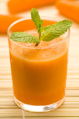 fresh carrot juice and mint