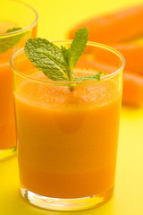 fresh carrot juice and mint
