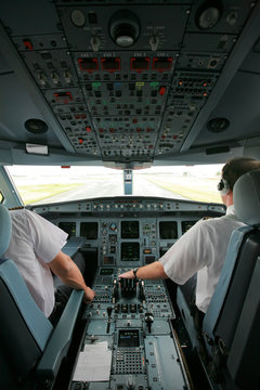 ailiner cockpit
