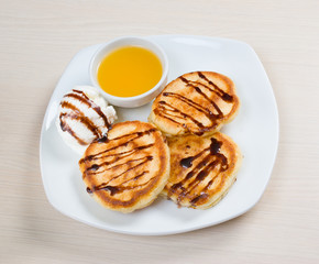pancakes with icecream and honey