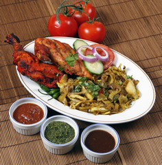 tandoori chicken in platter