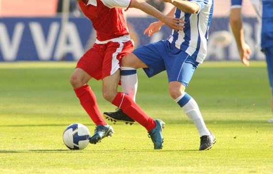 Futbol. Disputa por balon