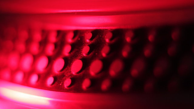 rings on a turntable platter whilst spinning