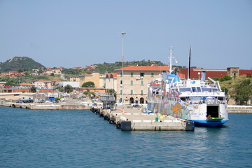Fototapeta na wymiar Mole Massimo, Ferraio Port, Hafen Insel Elba, Toskana, Italien