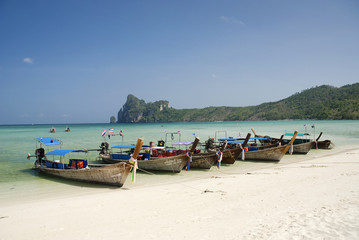 Fototapeta na wymiar tropical island boats thailand asia beach holidays