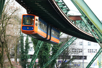 Schwebebahn 3