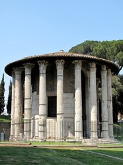 Fototapeta na wymiar Roma Tempio di Vesta