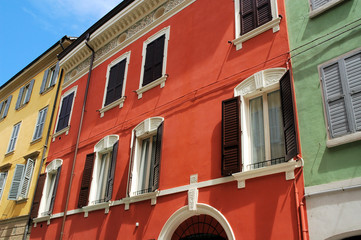 Case colorate, Modena