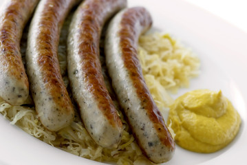 Bratwurst mit Sauerkraut