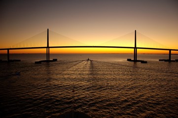 Naklejka premium Bridge at sunset