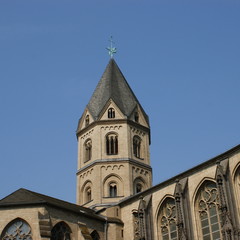 Fototapeta na wymiar St. Andreas Kirche in der Kölner Innenstadt