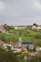 Fototapeta na wymiar Teilhède : village des Combrailles
