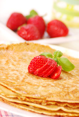 pancakes with strawberry