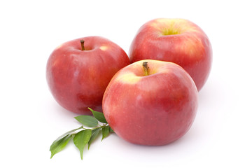 red apples