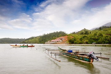 Fototapeta na wymiar Indonezyjski tradycyjnych łodzi