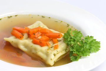 Maultaschensuppe