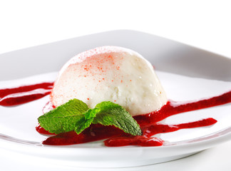 Frozen Currants Mousse