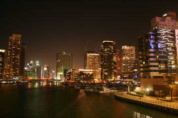 Obraz na płótnie Canvas Dubai Marina by night