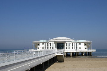 Una rotonda sul mare