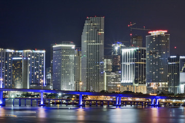 Fototapeta premium Night view of Miami downtown business district