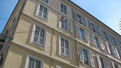 façade de caractere