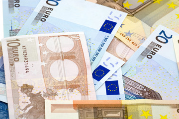 scads of euros