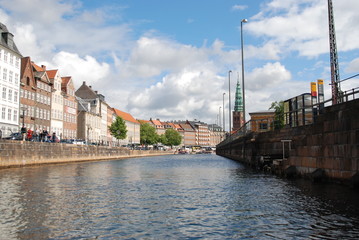 Häuserfront am Wasser II