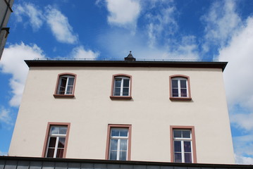 Fototapeta na wymiar Wolkenhaus