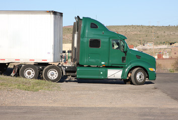 Fototapeta na wymiar Semi Truck