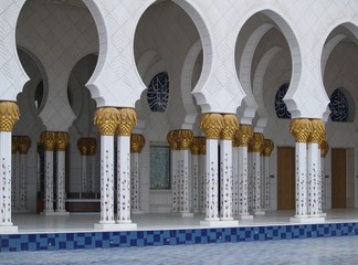 colonnade 01