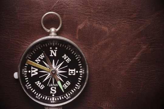 724 Best 方位磁石images Stock Photos Vectors Adobe Stock