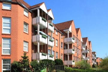 Fototapeta na wymiar House, budynek apartamentowy, balkony, Kiel, Niemcy