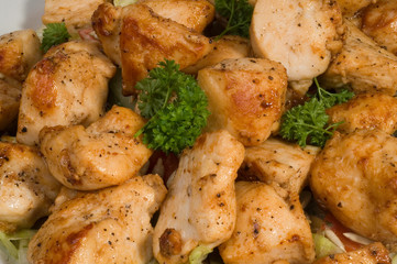 Gebratene Putenbrust auf Salat