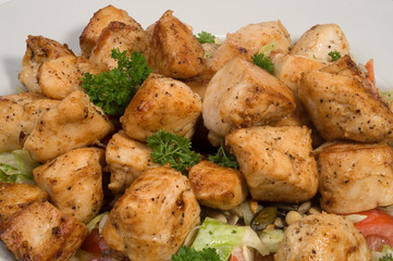 Gebratene Putenbrust auf Salat