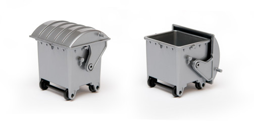 Grey open and close recycle bin on white background